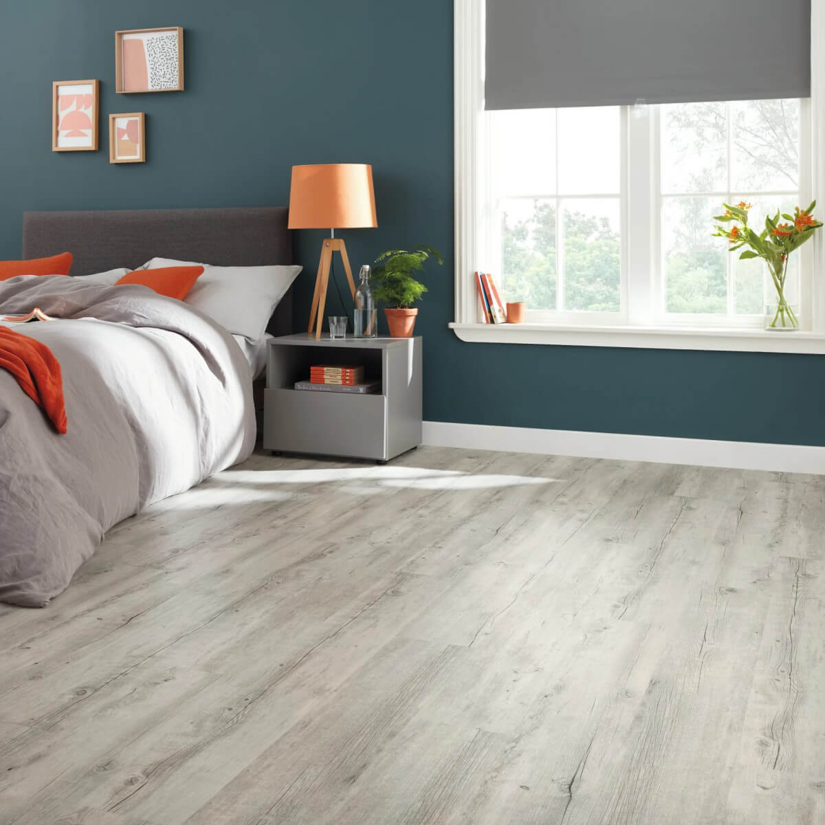 Karndean Van Gogh Rigid Core Light Distressed Oak VGW111T-SCB